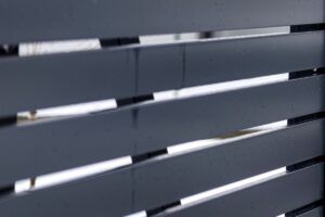 Lire la suite à propos de l’article Raviver de l’aluminium anthracite : comment faire et quels produits utiliser ?