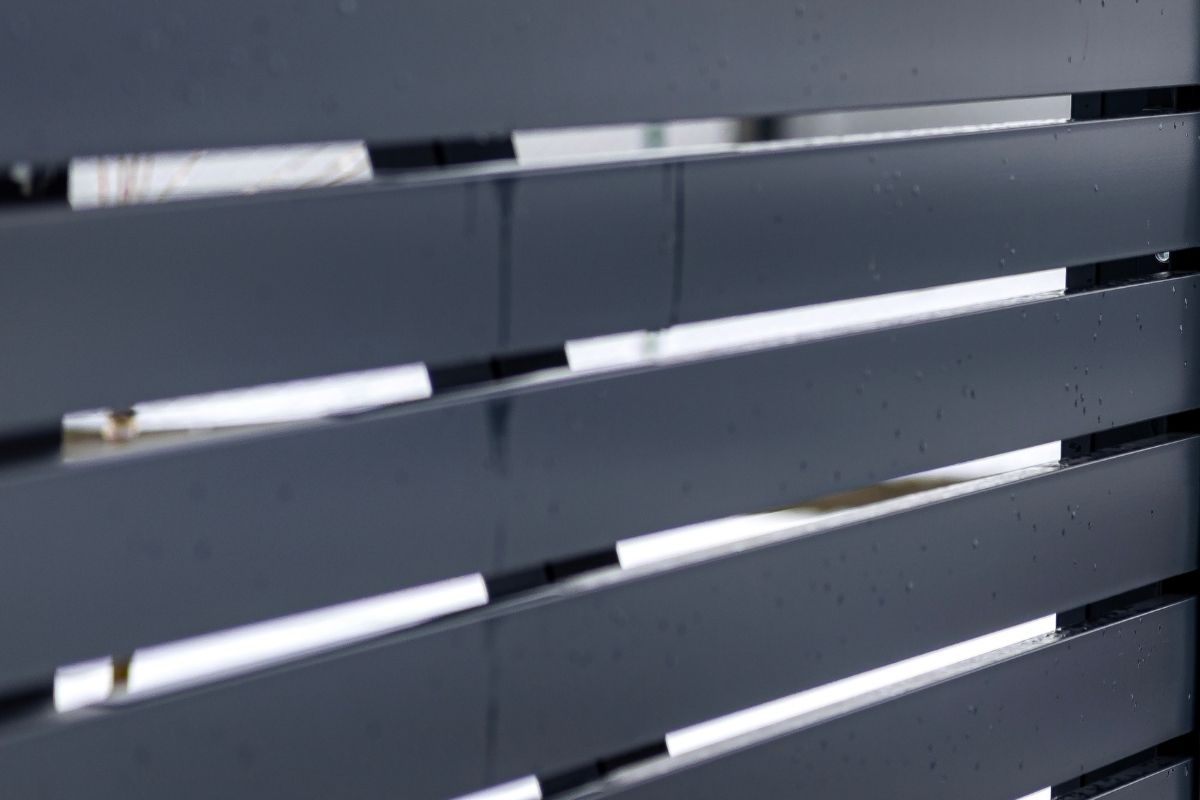 You are currently viewing Raviver de l’aluminium anthracite : comment faire et quels produits utiliser ?