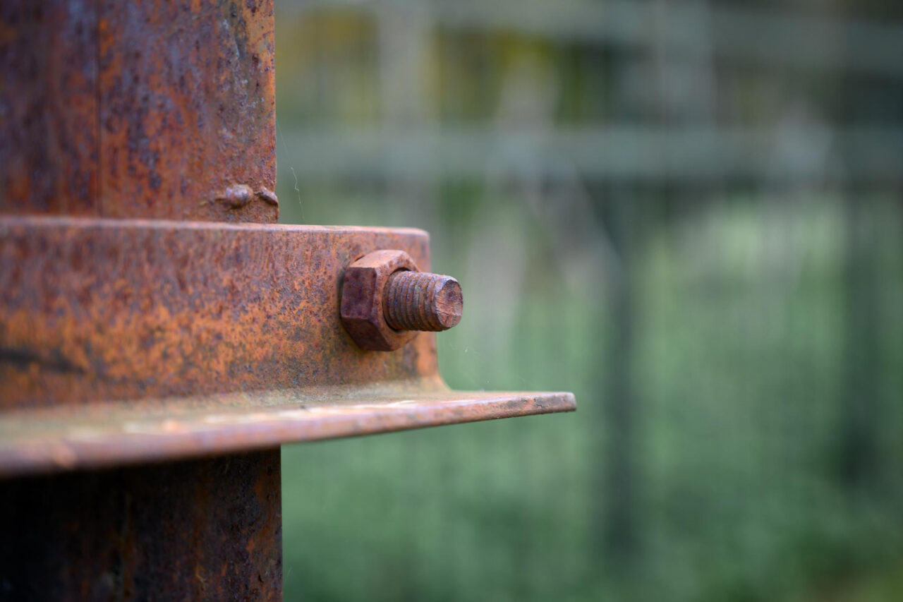 Lire la suite à propos de l’article Acier corten au jardin : la tendance déco qui transforme vos espaces extérieurs